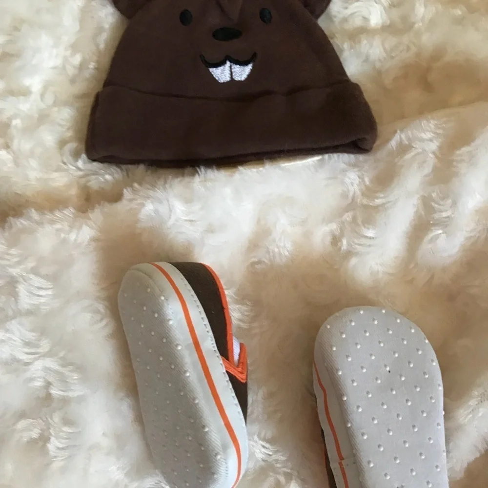 2 piece Baby Monkey Shies And Beanie Cap